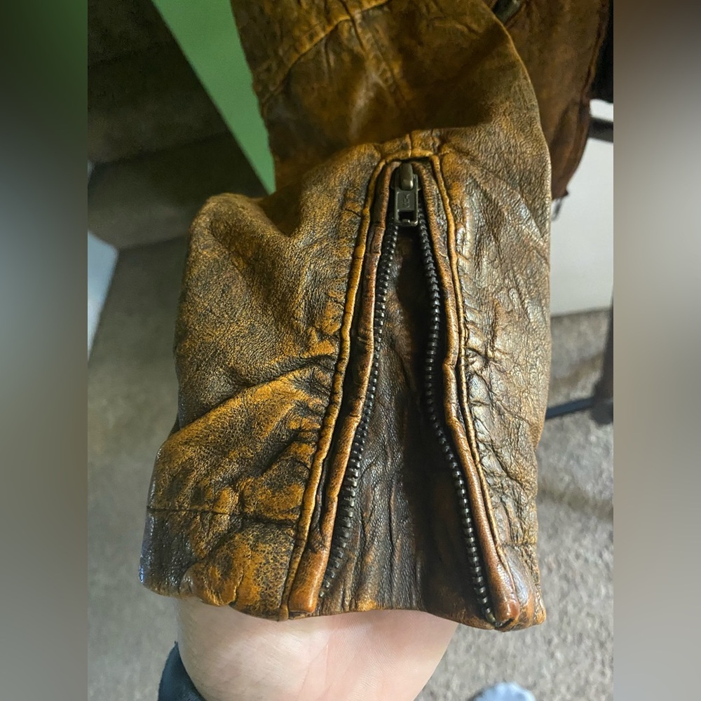 Wilson’s Leather Distressed Cropped Leather Jacket - Picture 12 of 13
